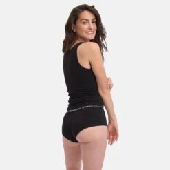 Bamboo Basics Dames 2-pack Hipsters Iris Zwart -Boxers Ondergoed Winkel aHR0cHM6Ly93d3cuYm94ZXJzLm5sL21lZGlhL2NhdGFsb2cvcHJvZHVjdC9iL2EvYmFtYm9vLWJhc2ljc19pcmlzLTAwMS1iYWNrLmpwZz9zdG9yZT1ib3hlcnNfbmwmaW1hZ2UtdHlwZT1pbWFnZQ