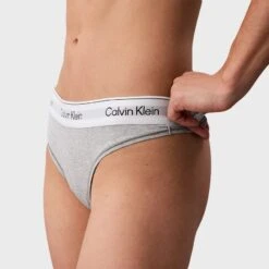 Calvin Klein Dames Icon Cotton Modal String Grijs -Boxers Ondergoed Winkel aHR0cHM6Ly93d3cuYm94ZXJzLm5sL21lZGlhL2NhdGFsb2cvcHJvZHVjdC9jL2EvY2FsdmluLWtsZWluX3FmODUxOC1wN2FfMy5qcGc c3RvcmU9Ym94ZXJzX25sJmltYWdlLXR5cGU9aW1hZ2U