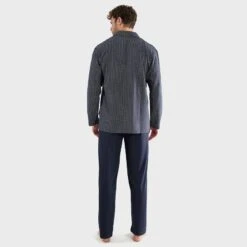 Götzburg Pyjamaset Lang Button Collar Diamond Blauw -Boxers Ondergoed Winkel aHR0cHM6Ly93d3cuYm94ZXJzLm5sL21lZGlhL2NhdGFsb2cvcHJvZHVjdC9nL28vZ290emJ1cmdfNDUxNTgwLTQwMDgtNzAxM18yLmpwZz9zdG9yZT1ib3hlcnNfbmwmaW1hZ2UtdHlwZT1pbWFnZQ