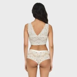 ONLY Dames Bralette Kant Chloe Wit 8 ONLY Dames Bralette Kant Chloe Wit -Boxers Ondergoed Winkel aHR0cHM6Ly93d3cuYm94ZXJzLm5sL21lZGlhL2NhdGFsb2cvcHJvZHVjdC9vL24vb25seV8xNTEwNzU5OS1jbG91ZC1kYW5jZXJfNF8xLmpwZz9zdG9yZT1ib3hlcnNfbmwmaW1hZ2UtdHlwZT1pbWFnZQ