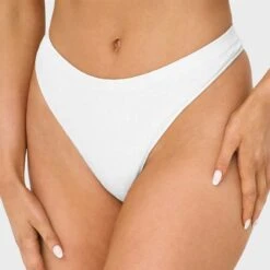 ONLY Dames 3-pack Microfiber Strings Vicky Rib Wit 9 ONLY Dames 3-pack Microfiber Strings Vicky Rib Wit -Boxers Ondergoed Winkel aHR0cHM6Ly93d3cuYm94ZXJzLm5sL21lZGlhL2NhdGFsb2cvcHJvZHVjdC9vL24vb25seV8xNTI1NTIwMy1icmlnaHQtd2hpdGVfNi5qcGc c3RvcmU9Ym94ZXJzX25sJmltYWdlLXR5cGU9aW1hZ2U