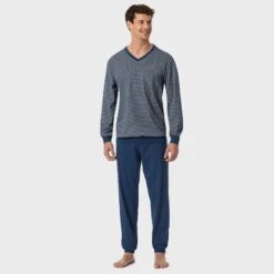 Schiesser Comfort Essentials Pyjamaset Lang Boord Pocket Blocks Blauw II -Boxers Ondergoed Winkel aHR0cHM6Ly93d3cuYm94ZXJzLm5sL21lZGlhL2NhdGFsb2cvcHJvZHVjdC9zL2Mvc2NoaWVzc2VyXzE4MjE5NC04MDBfNC5qcGc c3RvcmU9Ym94ZXJzX25sJmltYWdlLXR5cGU9aW1hZ2U