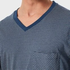 Schiesser Comfort Essentials Pyjamaset Lang Boord Pocket Blocks Blauw II -Boxers Ondergoed Winkel aHR0cHM6Ly93d3cuYm94ZXJzLm5sL21lZGlhL2NhdGFsb2cvcHJvZHVjdC9zL2Mvc2NoaWVzc2VyXzE4MjE5NC04MDBfNS5qcGc c3RvcmU9Ym94ZXJzX25sJmltYWdlLXR5cGU9aW1hZ2U