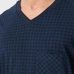 Schiesser Comfort Essentials Pyjamaset Lang Boord Pocket Blocks Blauw -Boxers Ondergoed Winkel aHR0cHM6Ly93d3cuYm94ZXJzLm5sL21lZGlhL2NhdGFsb2cvcHJvZHVjdC9zL2Mvc2NoaWVzc2VyXzE4MjE5NC04MDRfNS5qcGc c3RvcmU9Ym94ZXJzX25sJmltYWdlLXR5cGU9aW1hZ2U