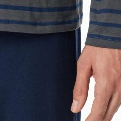 Schiesser Casual Essentials Pyjamaset Lang Stripe Blauw & Grijs 11 Schiesser Casual Essentials Pyjamaset Lang Stripe Blauw & Grijs -Boxers Ondergoed Winkel aHR0cHM6Ly93d3cuYm94ZXJzLm5sL21lZGlhL2NhdGFsb2cvcHJvZHVjdC9zL2Mvc2NoaWVzc2VyXzE4MjE5Ny0yMDNfNi5qcGc c3RvcmU9Ym94ZXJzX25sJmltYWdlLXR5cGU9aW1hZ2U